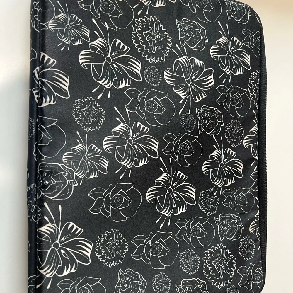 Marc By Marc Jacobs touch both